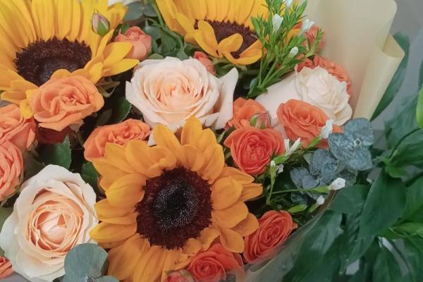 2025年黄历提车吉日查询，哪些日子适合买车提车避凶趋吉