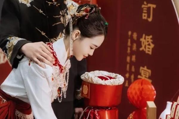 11月订婚选哪天好？求推荐适合订婚的吉利日期和得把眼睛擦亮了