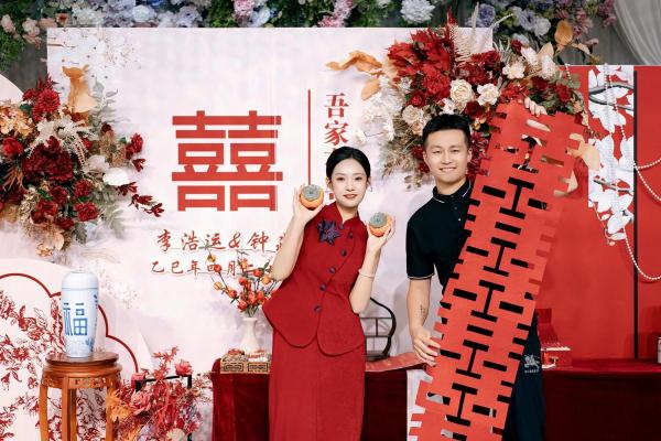 想选2025年农历二月的订婚好日子，需要避开哪些禁忌和冲煞？