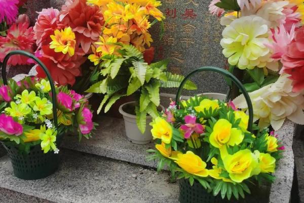 2024年中元节具体日期是哪一天，需要提前准备祭祖用品