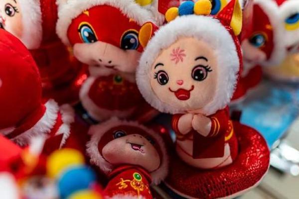 载歌载舞打一个生肖 载歌载舞代表什么生肖